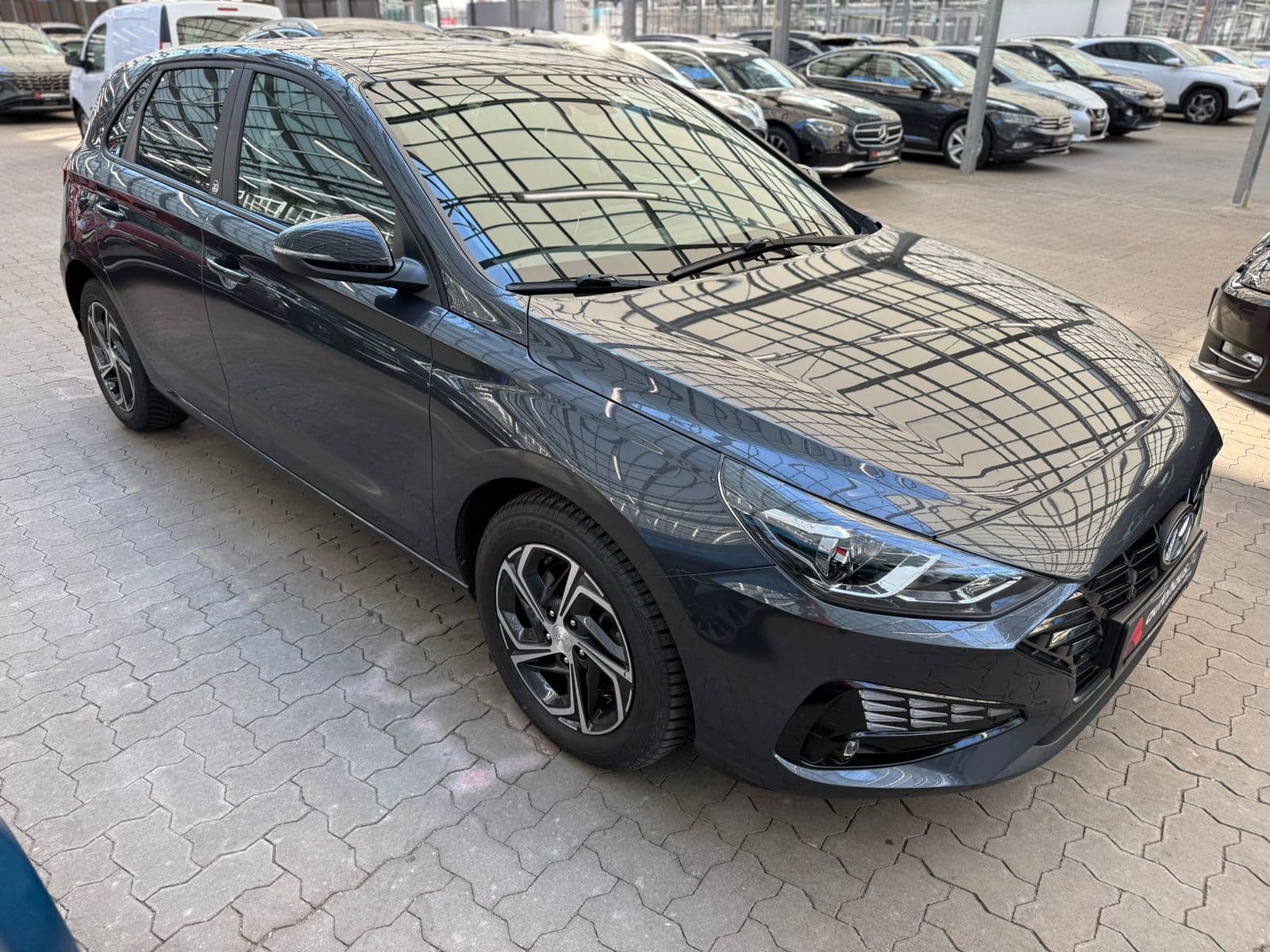 Hyundai i30 Limousine HYUNDAI i30 1.0 T-GDI EDITION 30 Schräghecklimousine #1