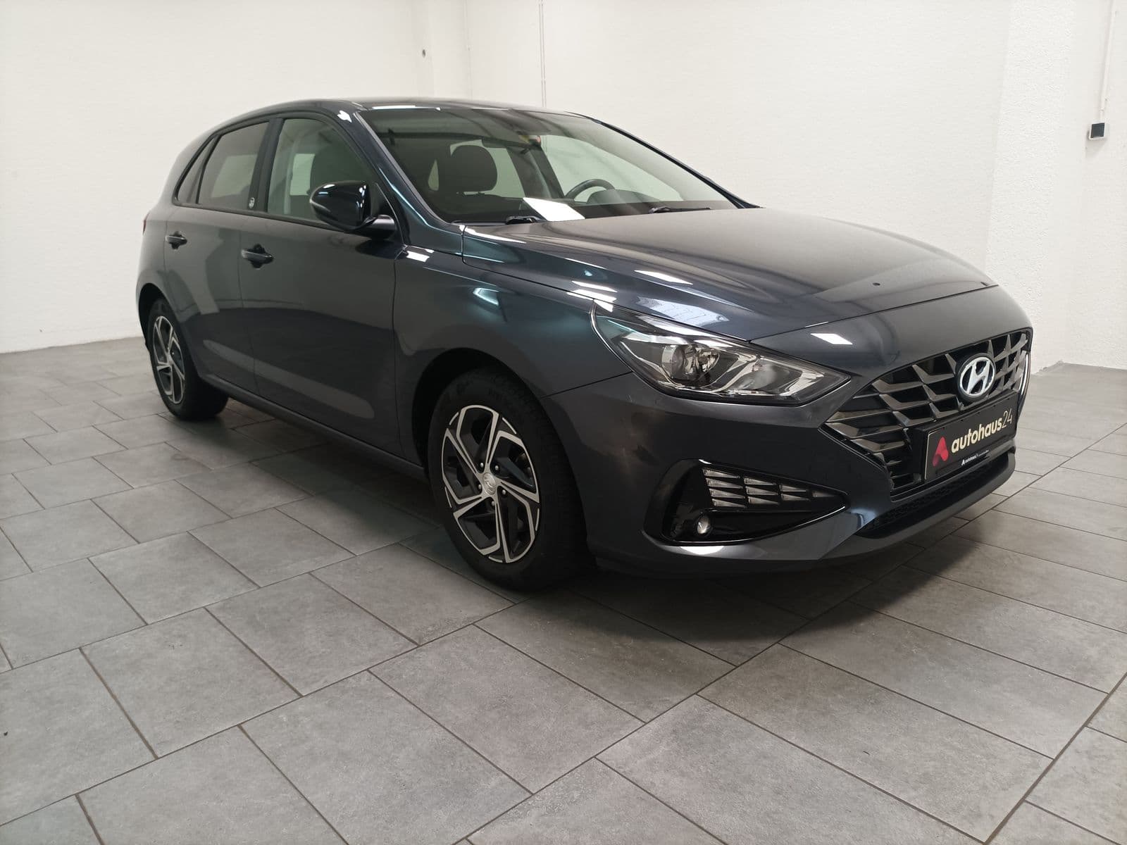 Hyundai i30 Limousine HYUNDAI i30 1.0 T-GDI EDITION 30 Schräghecklimousine #1