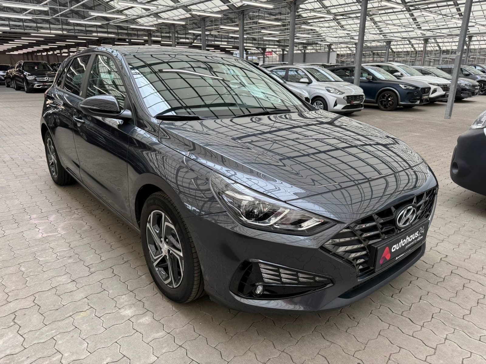 Hyundai i30 Limousine HYUNDAI i30 1.0 T-GDI EDITION 30 Schräghecklimousine #1