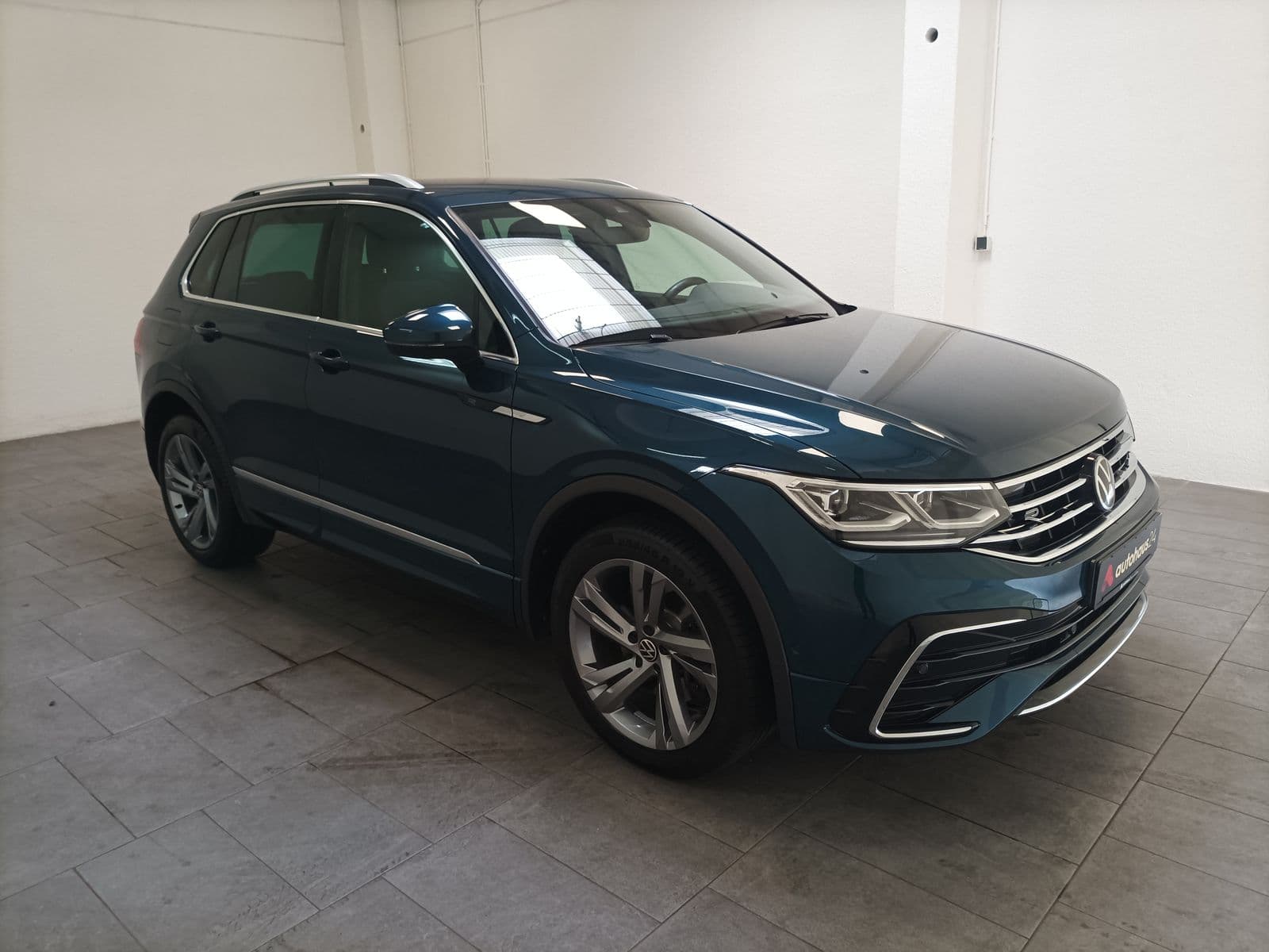 Volkswagen Tiguan SUV / Crossover / Geländewagen VOLKSWAGEN Tiguan 2.0 TDI SCR 147kW DSG 4MOTION R-Line Sports Utility Vehicle