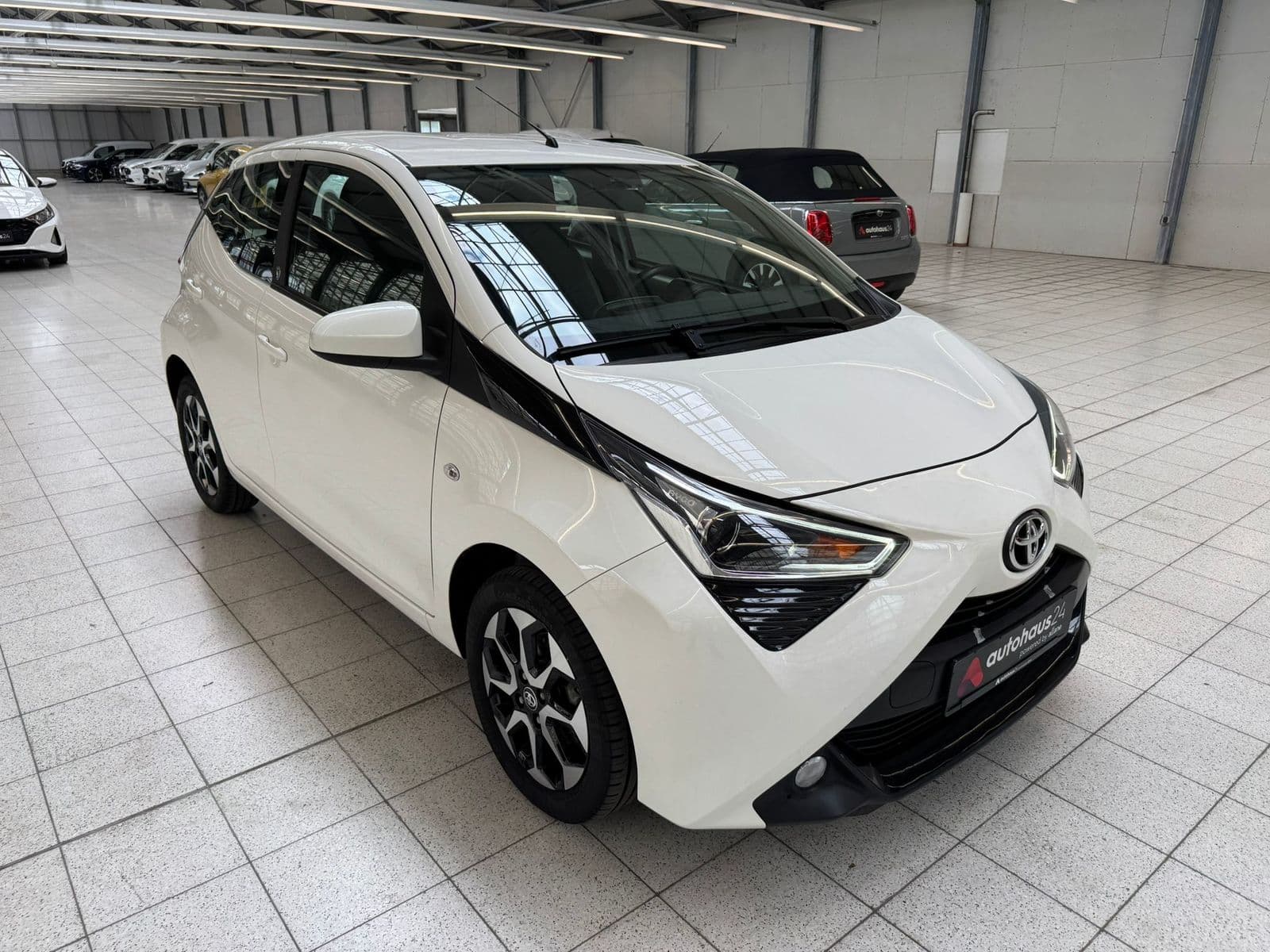 Toyota AYGO Schräghecklimousine TOYOTA AYGO 1,0-l-VVT-i Team Deutschland Kleinstwagen #1