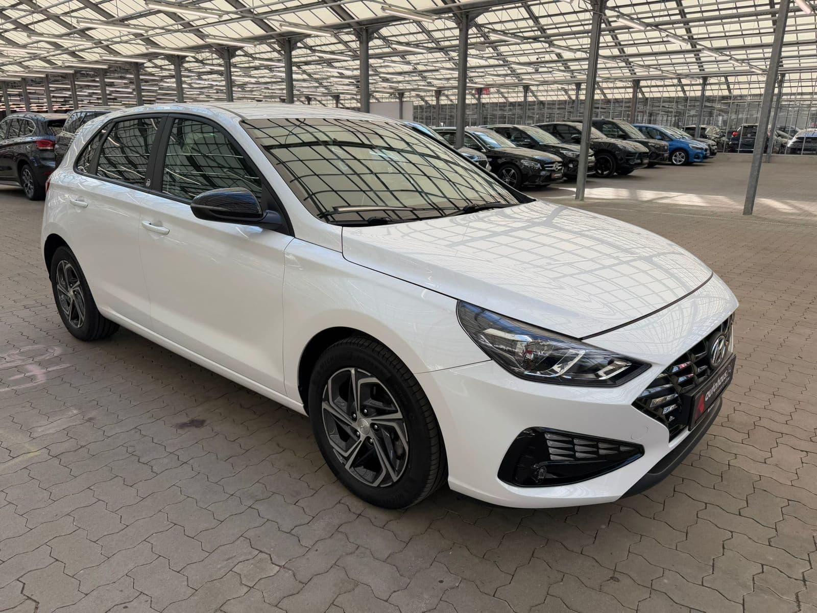 Hyundai i30 Limousine HYUNDAI i30 1.0 T-GDI EDITION 30 Schräghecklimousine #1