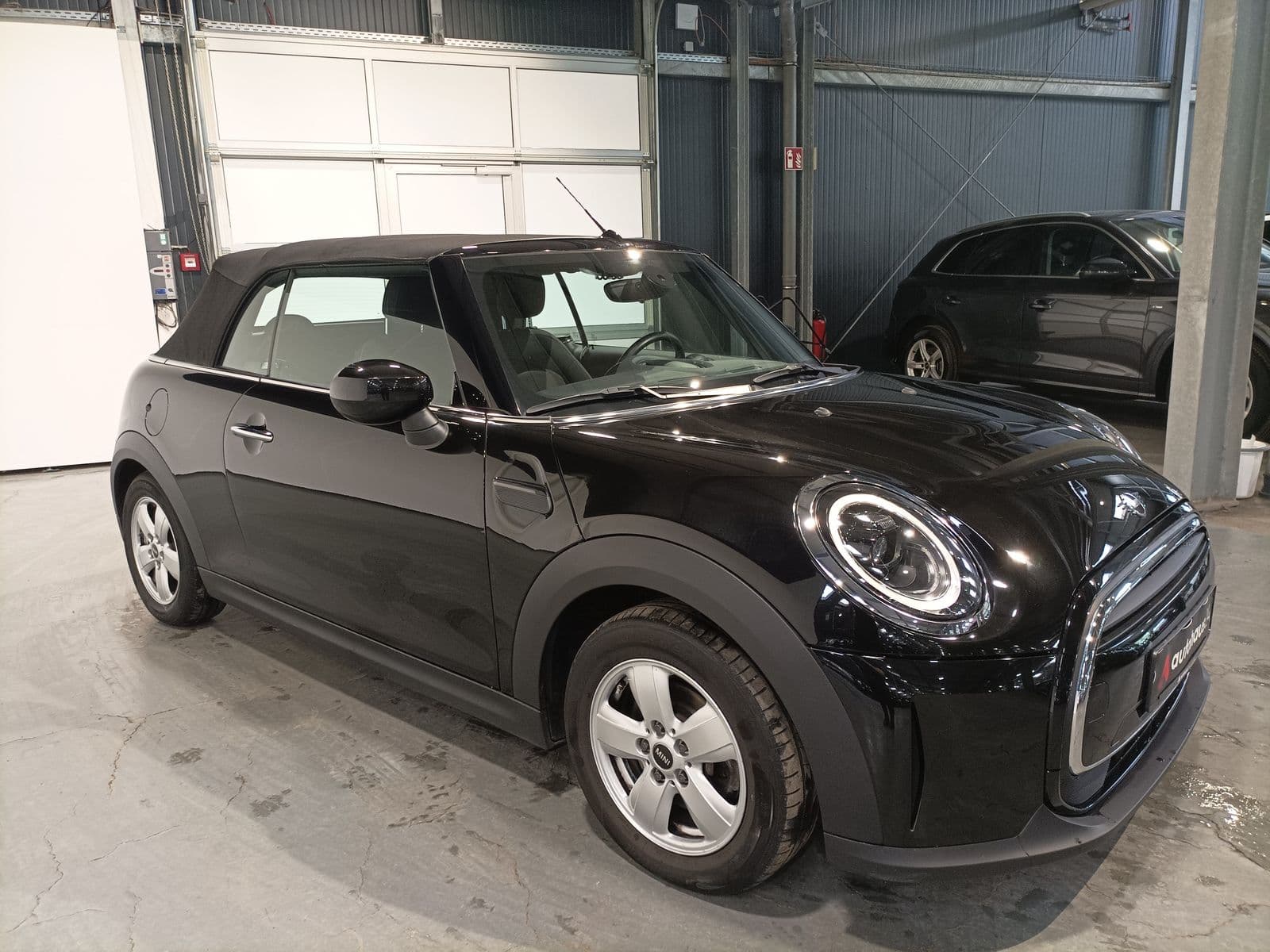MINI Cabrio Cabrio / Roadster MINI MINI Cooper Cabrio Essential Trim Cabriolet #1