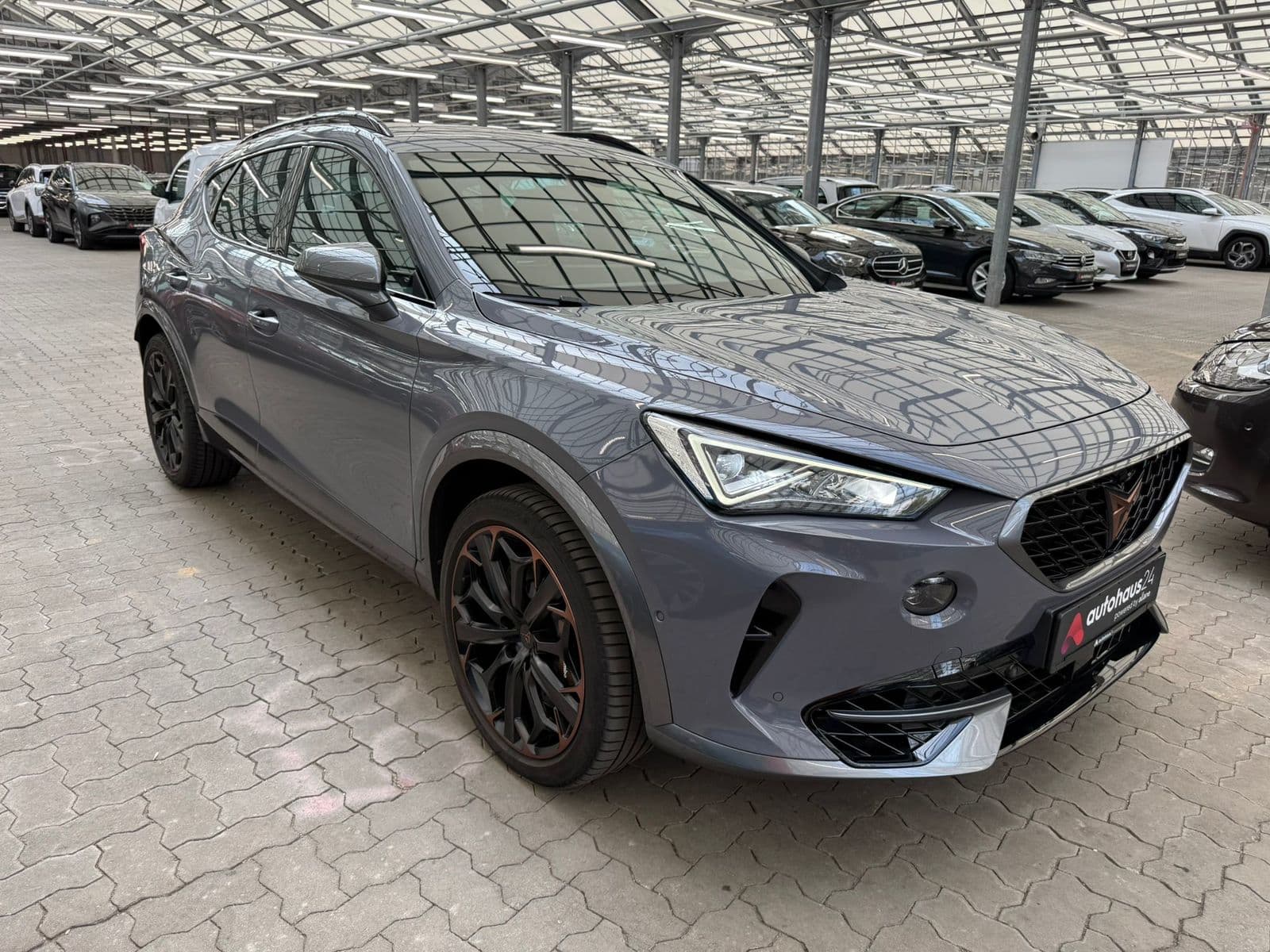 CUPRA Formentor SUV / Crossover / Geländewagen CUPRA Formentor 2.0 TSI 228kW VZ 4Drive DSG Sports Utility Vehicle #1