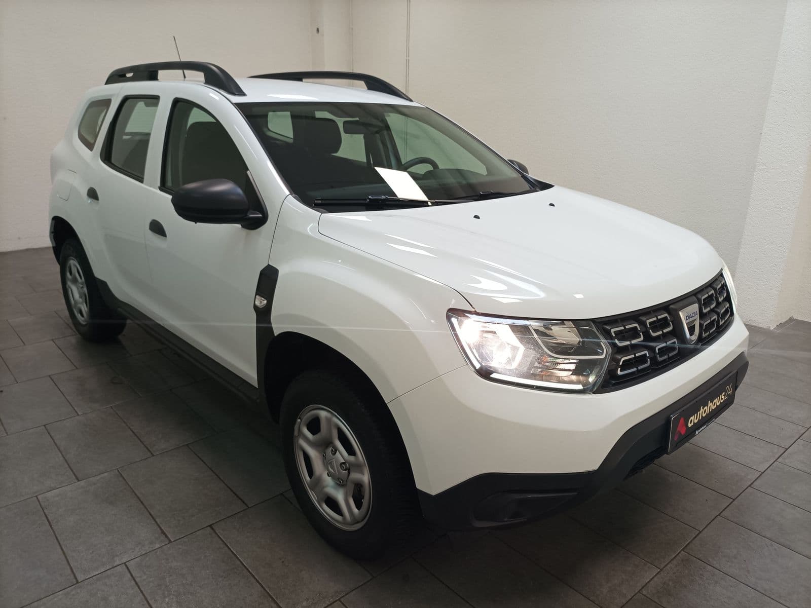 Dacia Duster SUV / Crossover / Geländewagen DACIA Duster TCe 90 2WD Deal Sports Utility Vehicle #1