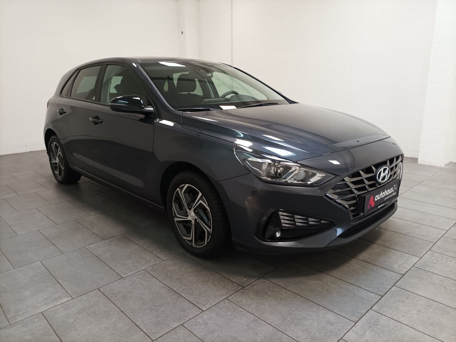 Hyundai i30 Limousine HYUNDAI i30 1.0 T-GDI EDITION 30 Schräghecklimousine #1