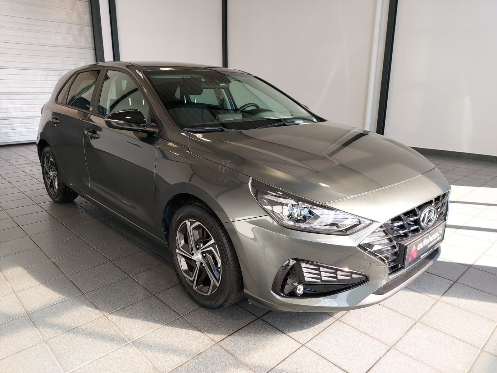 Hyundai i30 Limousine HYUNDAI i30 1.0 T-GDI EDITION 30 Schräghecklimousine #1