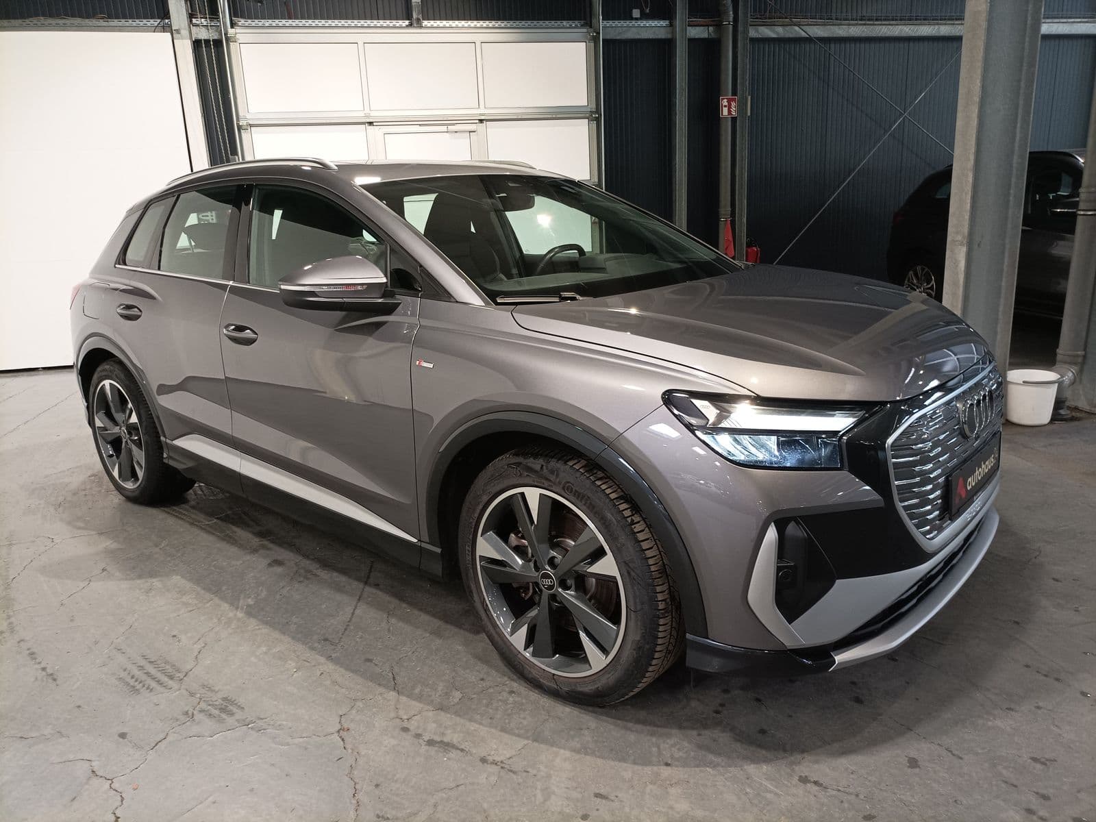 Audi Q4 e-tron SUV / Crossover / Geländewagen AUDI Q4 50 e-tron quattro Sports Utility Vehicle #1