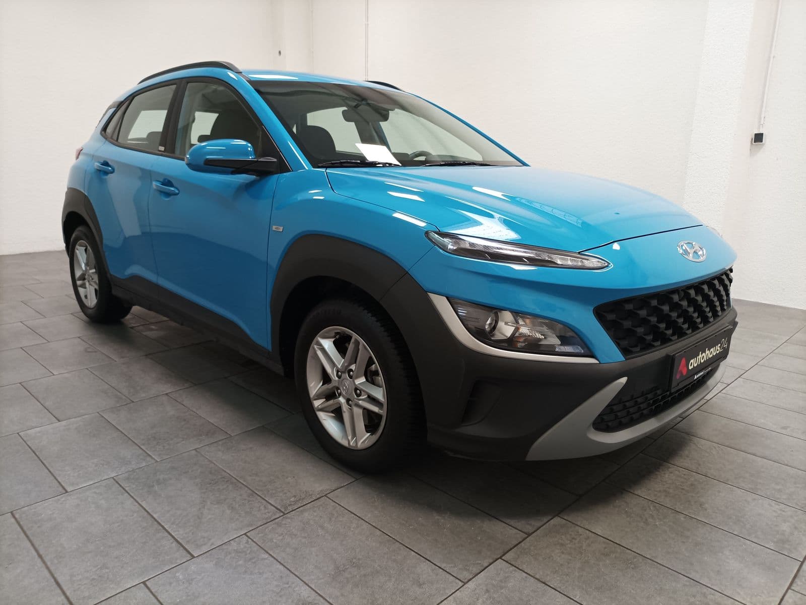 Hyundai Kona SUV / Crossover / Geländewagen HYUNDAI Kona 1.0 T-GDI 48V-Hybrid Select iMT Sports Utility Vehicle #1