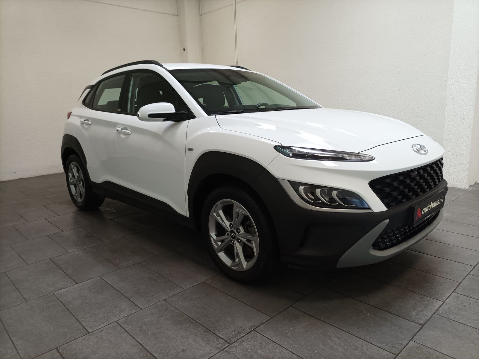 Hyundai Kona SUV / Crossover / Geländewagen HYUNDAI Kona 1.0 T-GDI 48V-Hybrid Trend iMT Sports Utility Vehicle #1