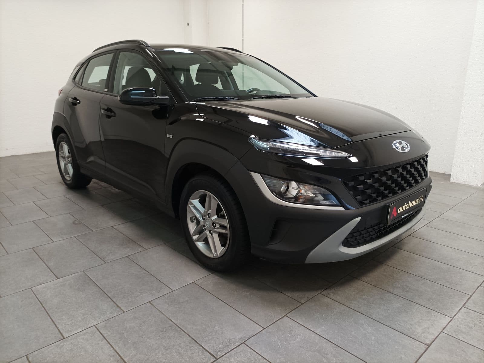 Hyundai Kona SUV / Crossover / Geländewagen HYUNDAI Kona 1.0 T-GDI 48V-Hybrid Select iMT Sports Utility Vehicle #1