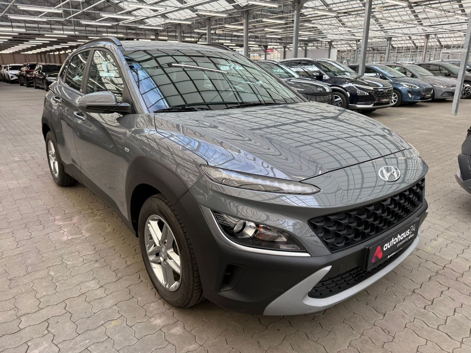 Hyundai Kona SUV / Crossover / Geländewagen HYUNDAI Kona 1.0 T-GDI 48V-Hybrid Select iMT Sports Utility Vehicle #1