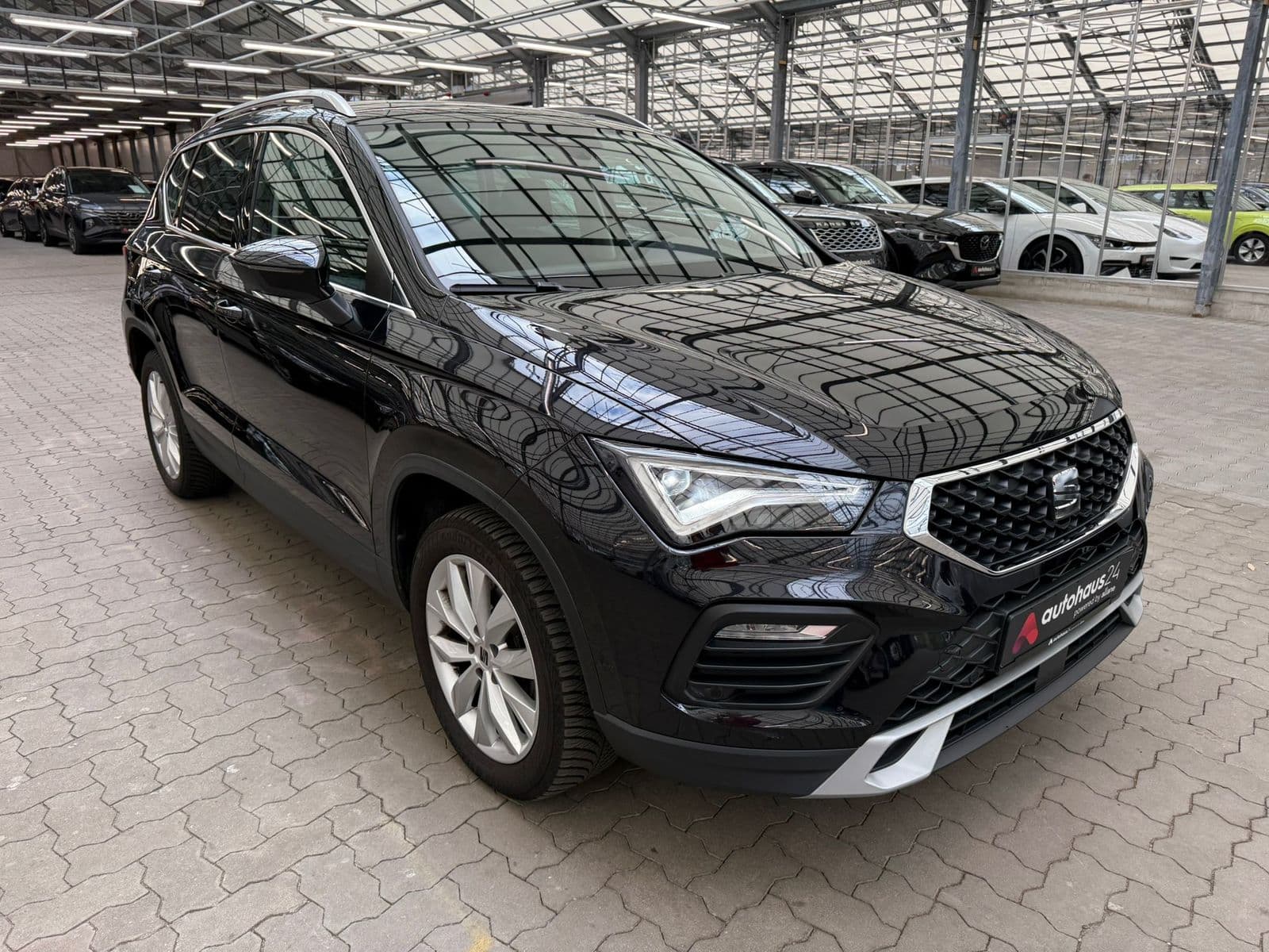 SEAT Ateca SUV / Crossover / Geländewagen SEAT Ateca 2.0 TDI 110kW Style 4Drive DSG Sports Utility Vehicle #1