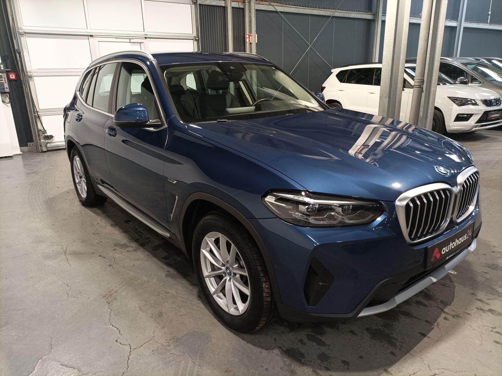 BMW X3 SUV / Crossover / Geländewagen BMW X3 xDrive30e AT Sports Utility Vehicle