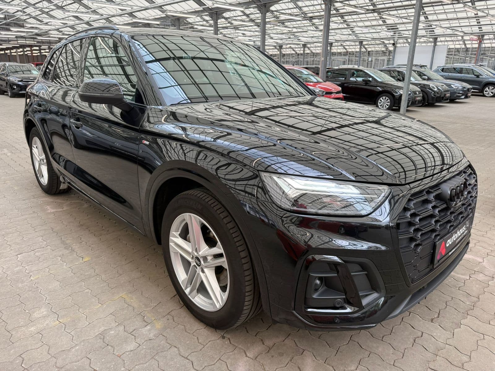 Audi Q5 SUV / Crossover / Geländewagen AUDI Q5 35 TDI S tronic S line Sports Utility Vehicle #1