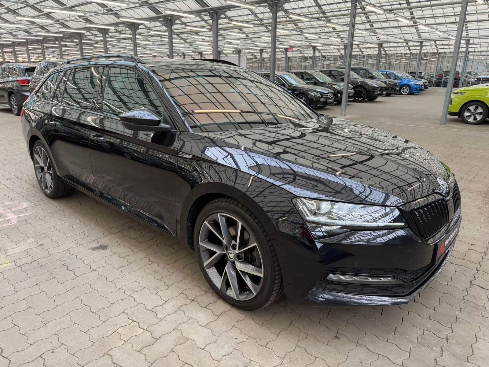 ŠKODA Superb Kombi SKODA Superb 2.0 TDI SCR 147kW DSG 4x4 SPORTLINE COMB Kombi #1