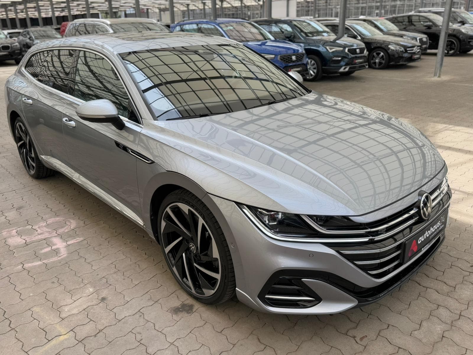 Volkswagen Arteon Kombi VOLKSWAGEN Arteon 2.0 TSI OPF DSG 4MOTION R-Line S.Brake Kombi #1
