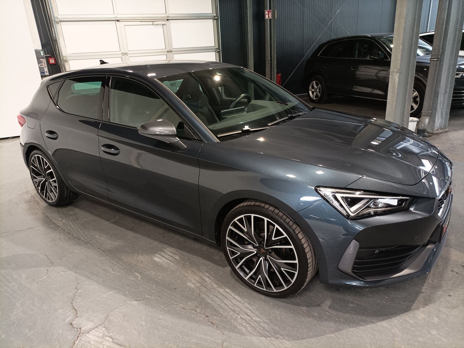 CUPRA Leon Limousine CUPRA Leon 2.0 TSI 180kW DSG Schräghecklimousine #1