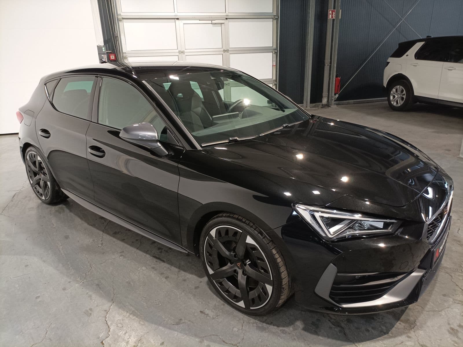 CUPRA Leon Limousine CUPRA Leon 2.0 TSI 221kW VZ DSG Schräghecklimousine #1