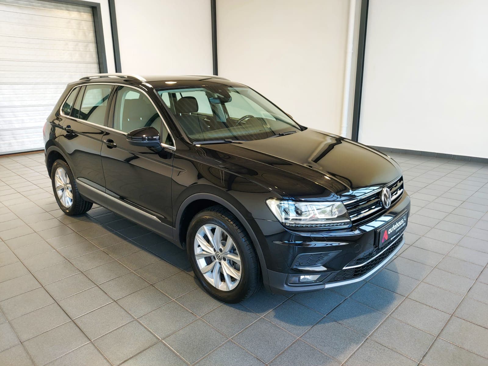 Volkswagen Tiguan SUV / Crossover / Geländewagen VOLKSWAGEN Tiguan 2.0 TSI OPF 140kW DSG 4MOTION Highline Sports Utility Vehicle