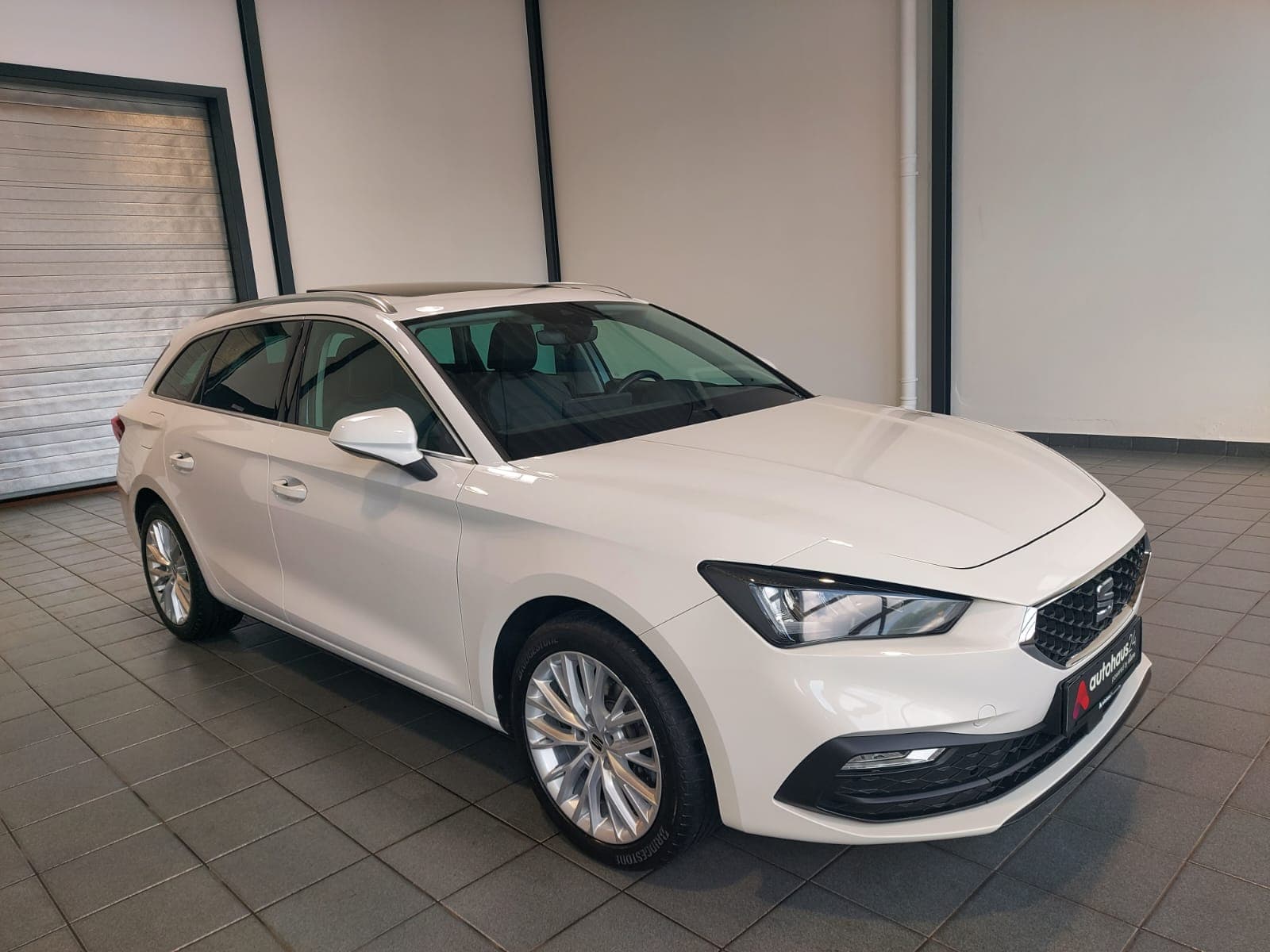 SEAT Leon Kombi SEAT Leon 2.0 TDI 110kW Xcellence DSG Sportstourer Kombi #1