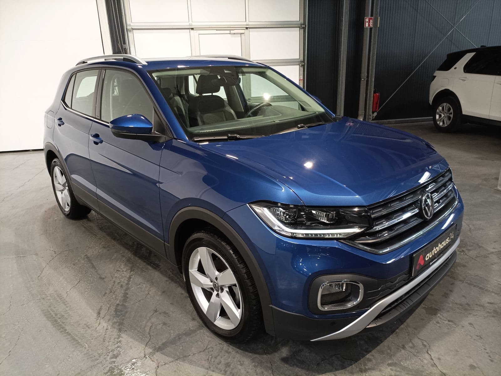 Volkswagen T-Cross SUV / Crossover / Geländewagen VOLKSWAGEN T-Cross 1.5 TSI OPF DSG Style Sports Utility Vehicle #1