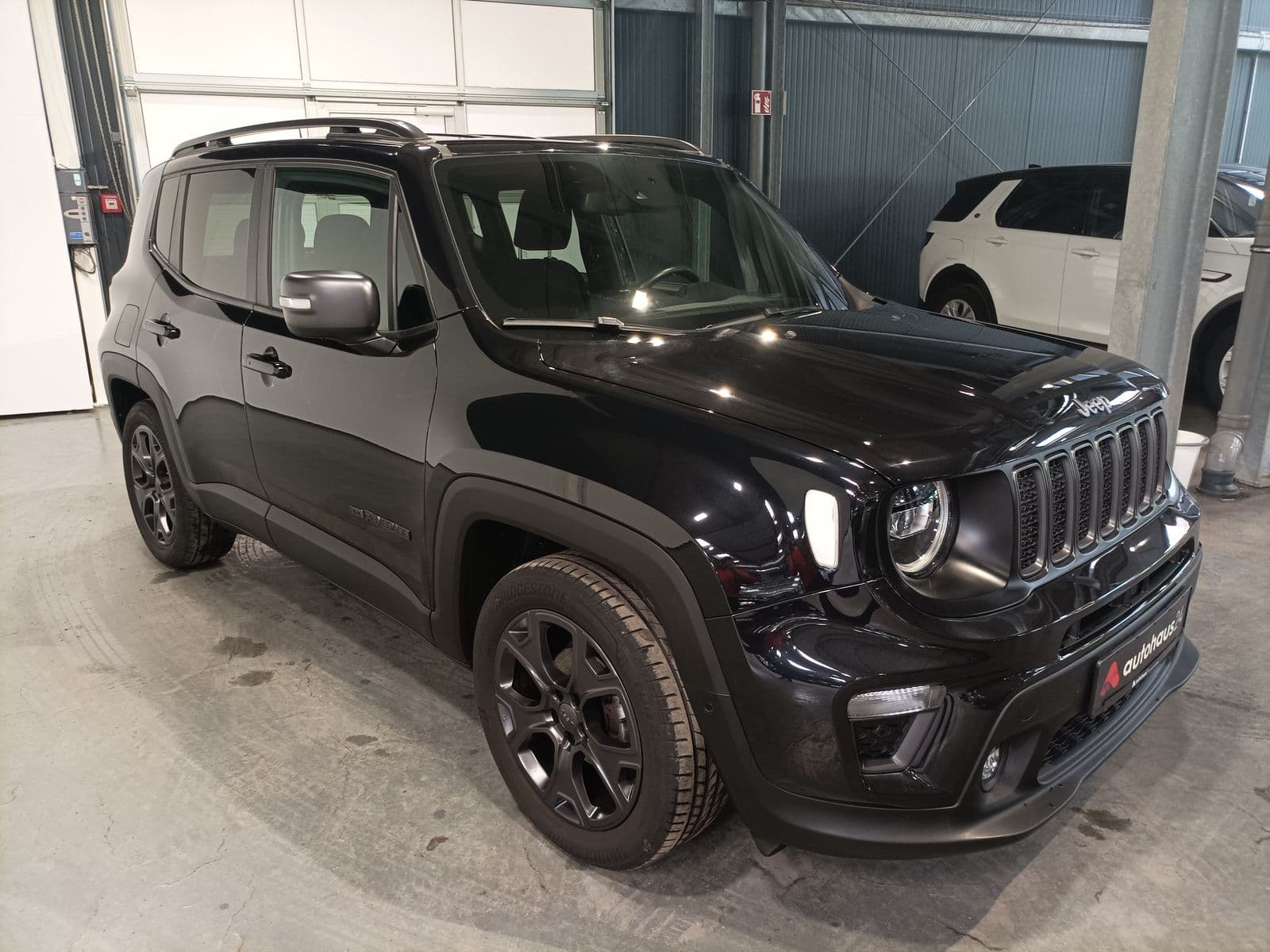 Jeep Renegade SUV / Crossover / Geländewagen JEEP Renegade 1.0l T-GDI I3 80th Anniversary Sports Utility Vehicle