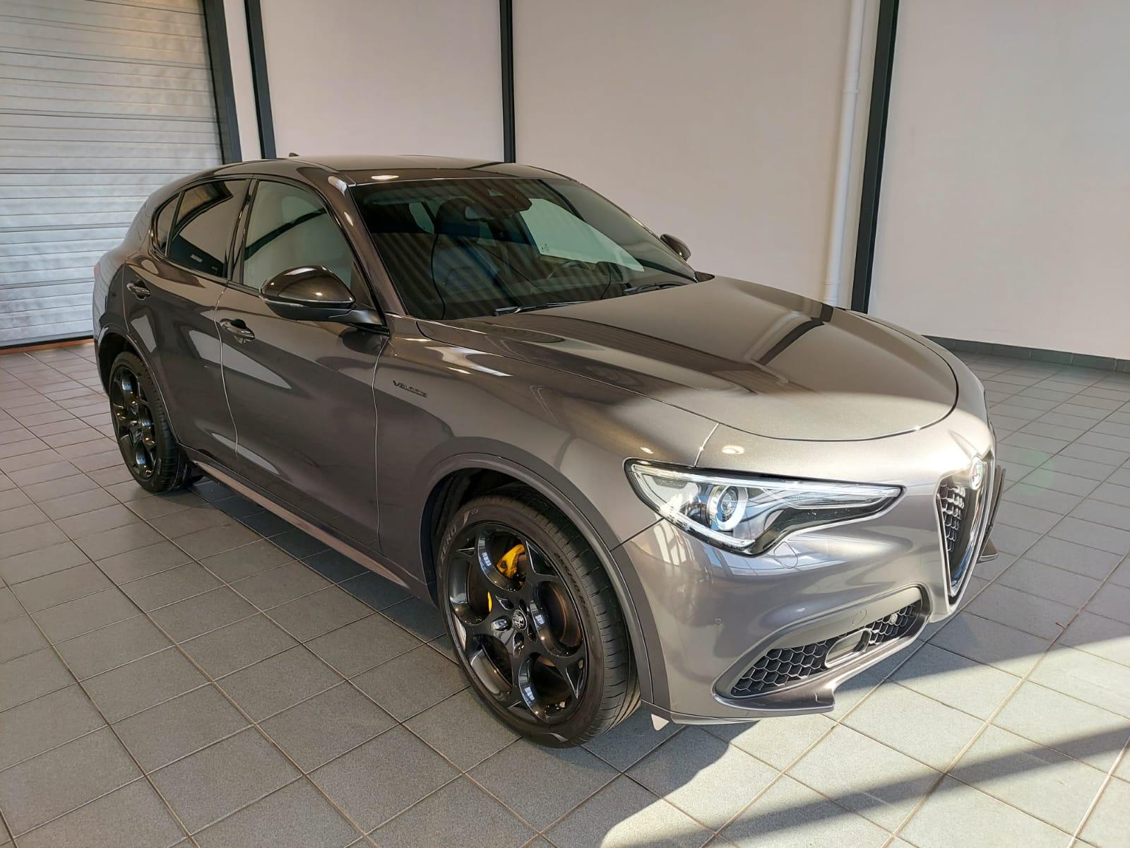 Alfa Romeo Stelvio SUV / Crossover / Geländewagen ALFA ROMEO Stelvio 2.0 Turbo 16V 206kW Veloce AT8-Q4 Sports Utility Vehicle