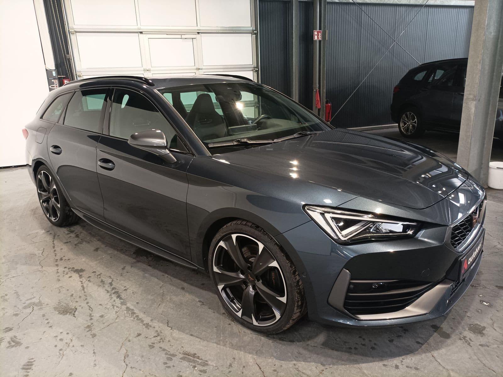 CUPRA Leon Kombi CUPRA Leon 2.0 TSI 228kW VZ 4Drive DSG Sportstourer Kombi #1