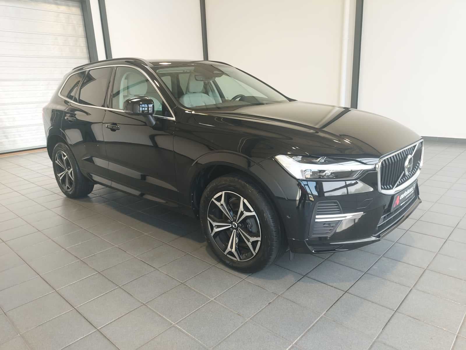 Volvo XC60 SUV / Crossover / Geländewagen VOLVO XC60 B4 D Momentum Pro Geartronic Sports Utility Vehicle #1