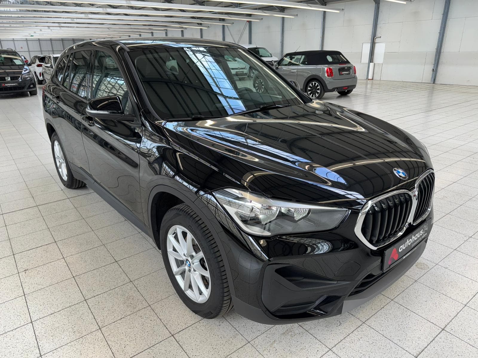 BMW X1 SUV / Crossover / Geländewagen BMW X1 sDrive18i Sports Utility Vehicle #1