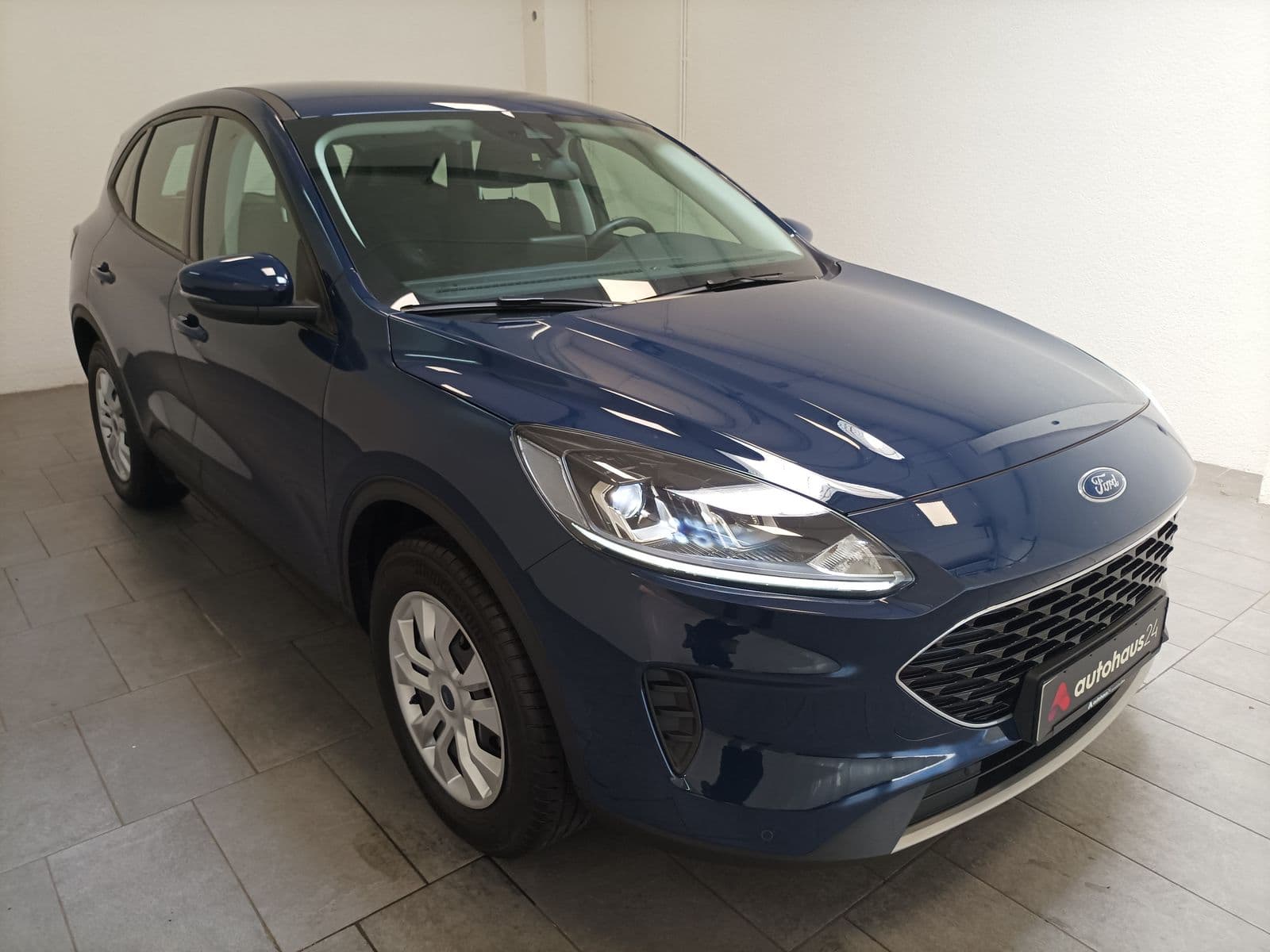 Ford Kuga SUV / Crossover / Geländewagen FORD Kuga 1.5 EcoBoost 88kW Trend Sports Utility Vehicle #1