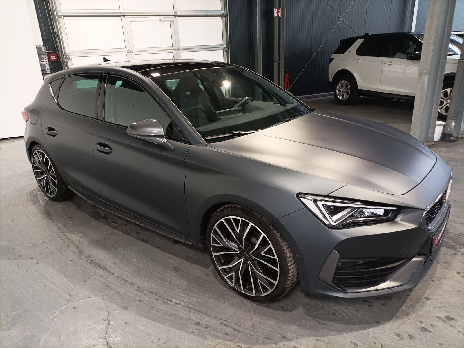 CUPRA Leon Limousine CUPRA Leon 2.0 TSI 221kW VZ DSG Schräghecklimousine #1