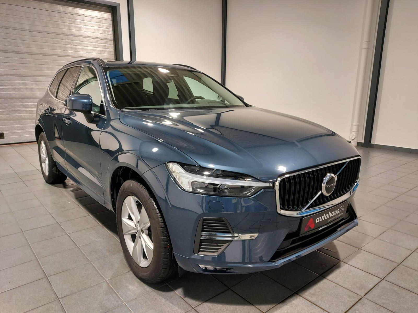 Volvo XC60 SUV / Crossover / Geländewagen VOLVO XC60 B4 D AWD Momentum Pro Geartronic Sports Utility Vehicle