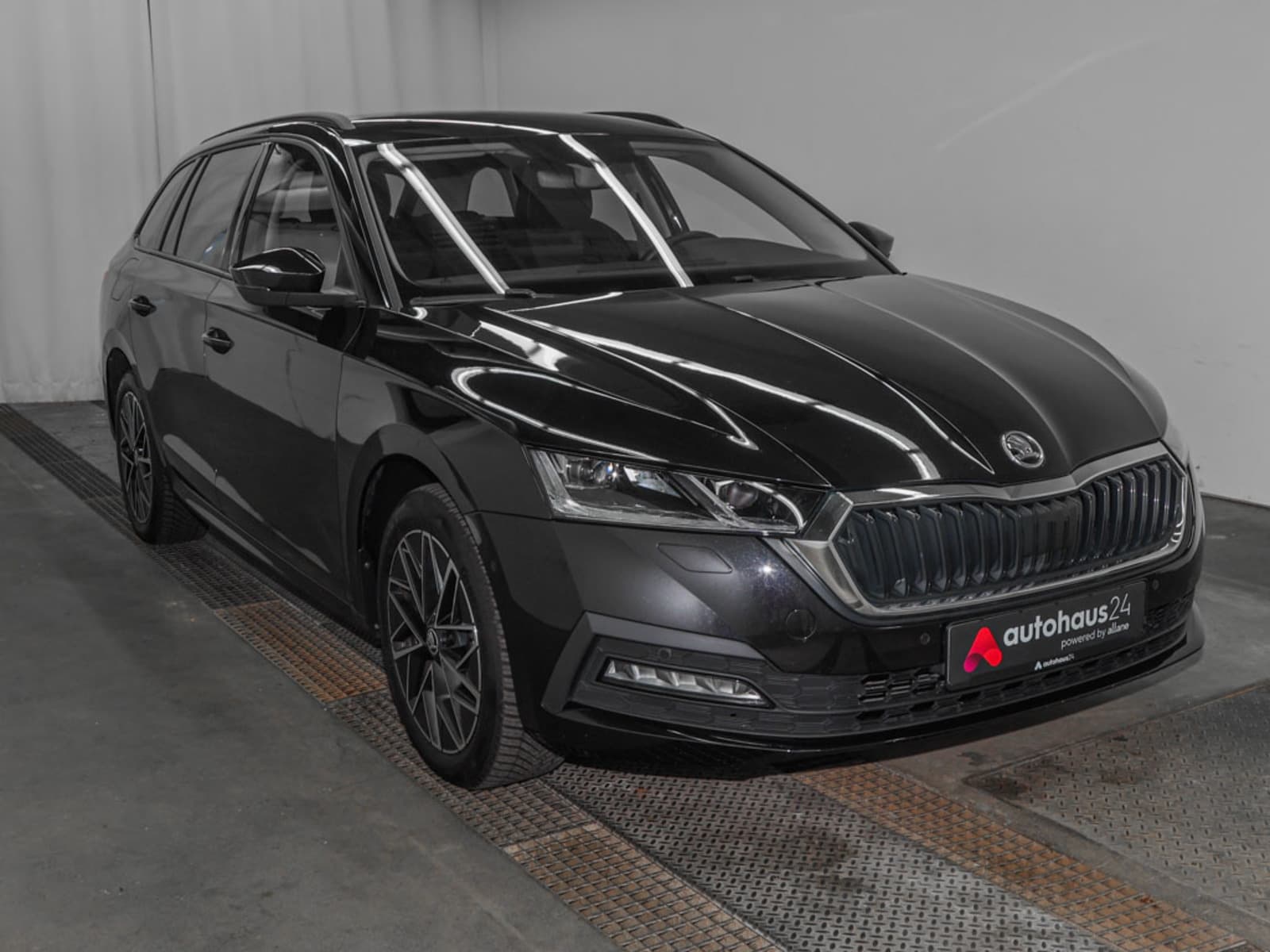 ŠKODA Octavia Kombi SKODA Octavia 1.4 TSI iV DSG AMBITION COMBI Kombi #1
