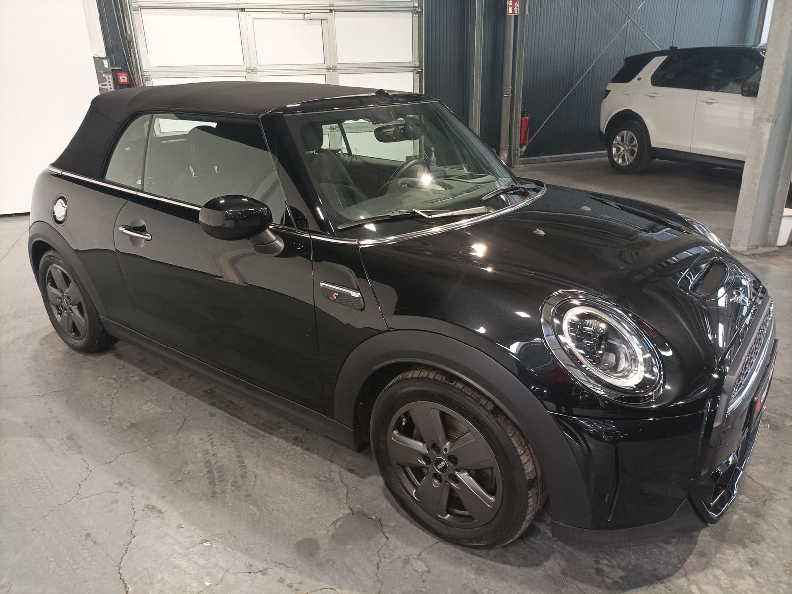 MINI Cabrio Cabrio / Roadster MINI MINI Cooper S Cabrio Essential Trim Cabriolet #1