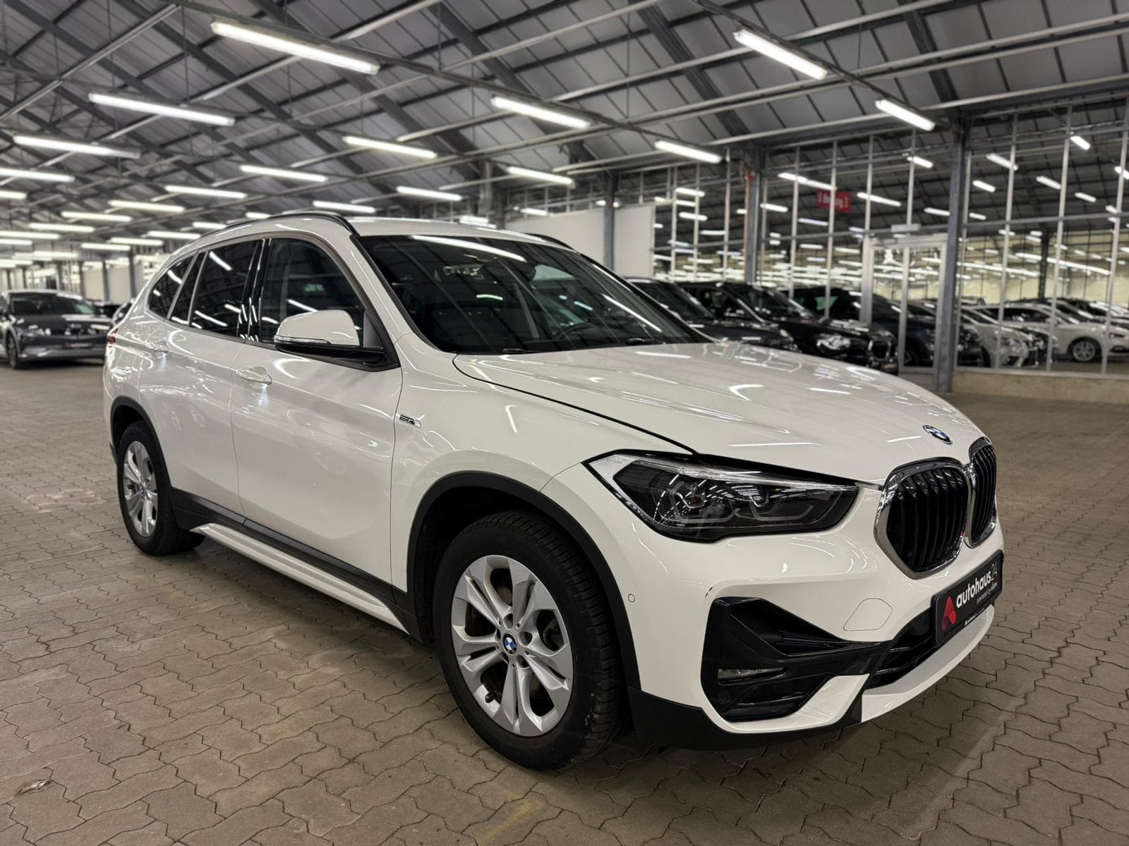BMW X1 SUV / Crossover / Geländewagen BMW X1 xDrive25e Sport Line Steptronic Sports Utility Vehicle #1