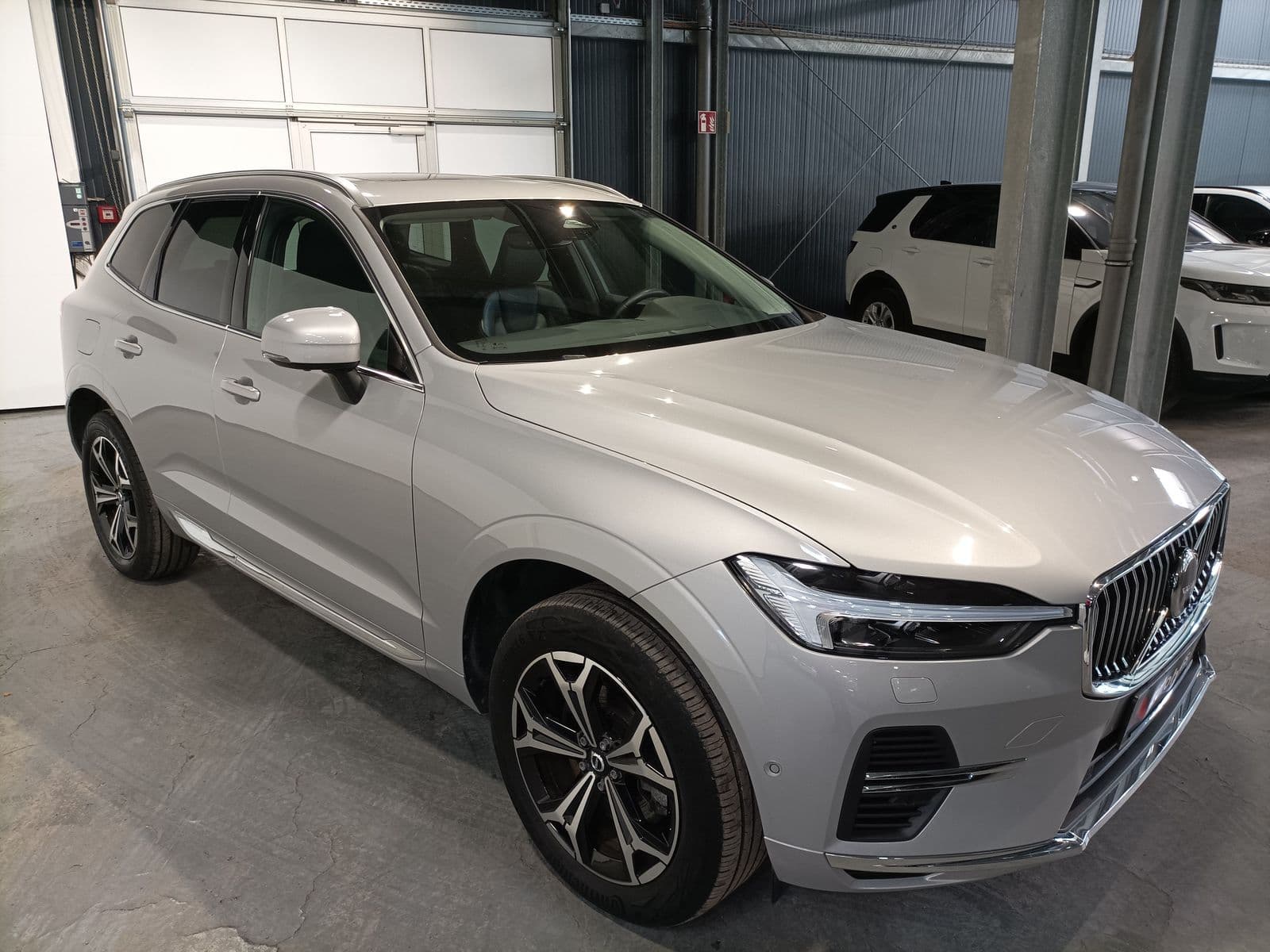 Volvo XC60 SUV / Crossover / Geländewagen VOLVO XC60 T6 AWD Recharge Inscription Ex. Geartr. Sports Utility Vehicle #1