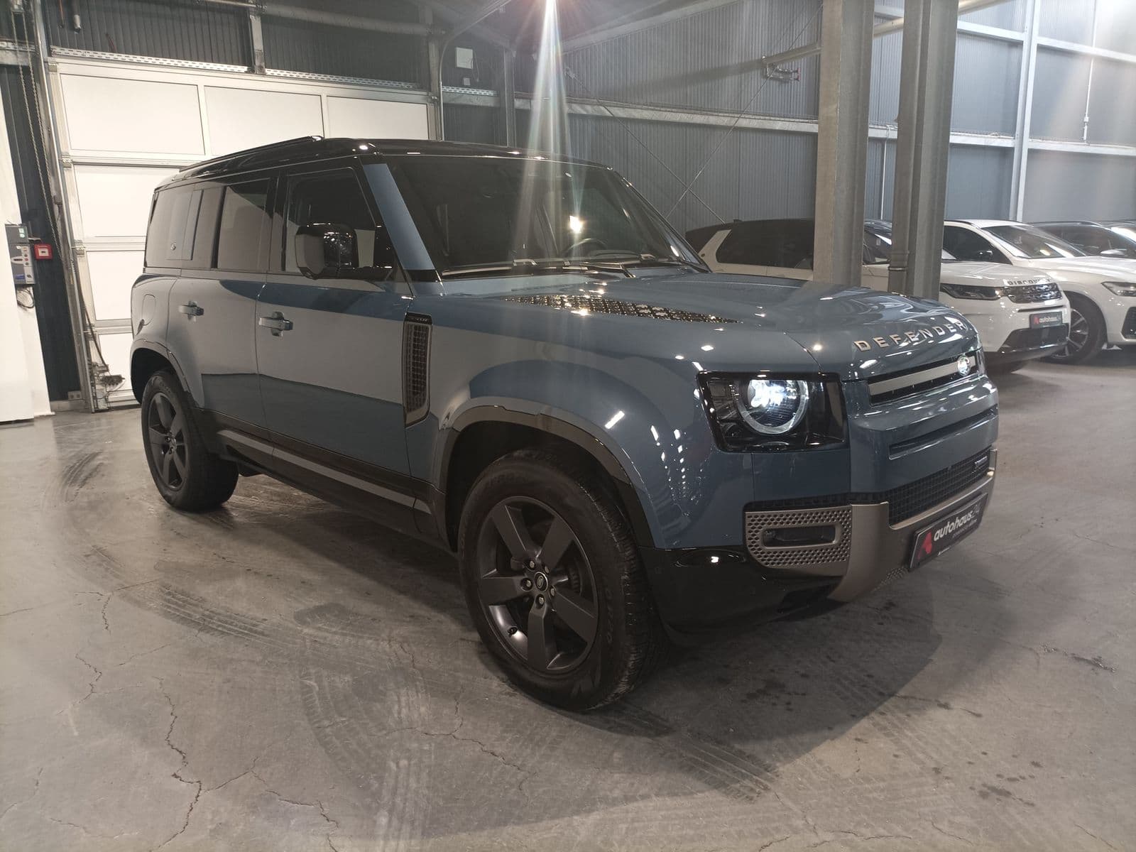 Land Rover Defender SUV / Crossover / Geländewagen LAND ROVER Defender 3.0 D200 MHEV X-Dynamic HSE 110 Sports Utility Vehicle #1