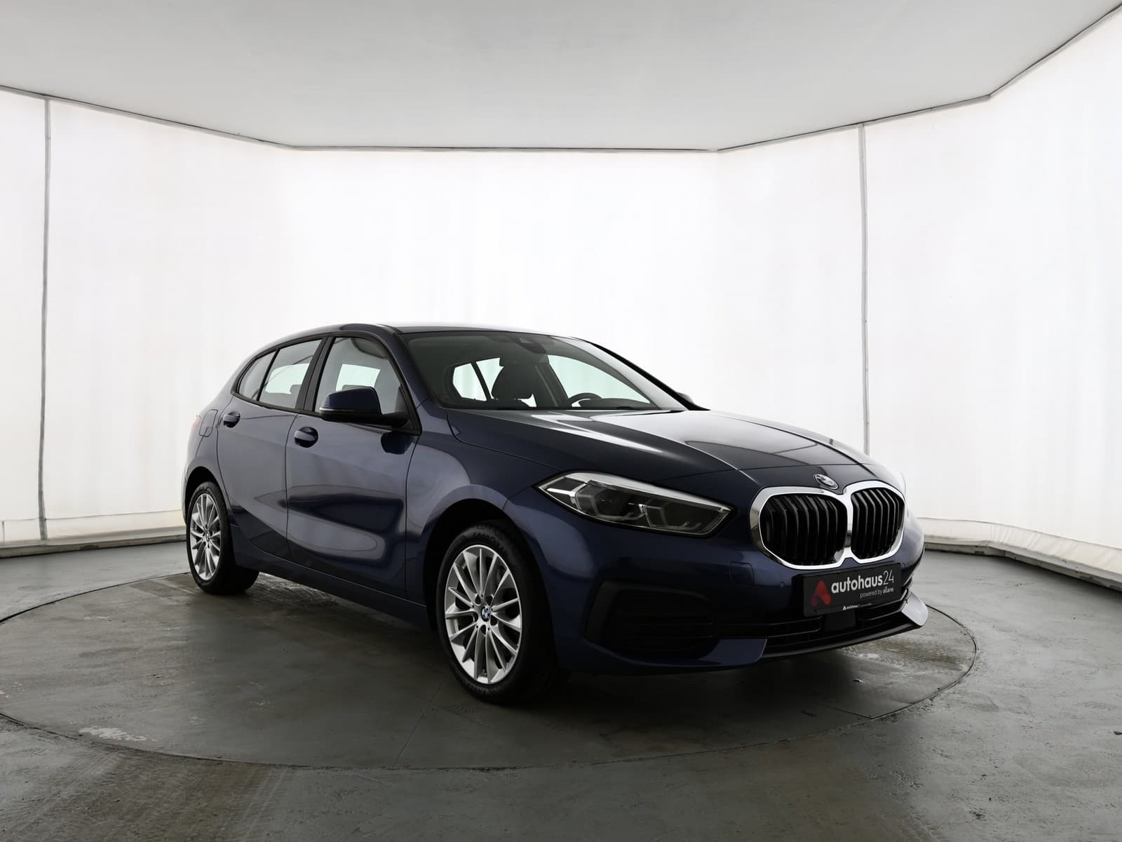 BMW 1er-Reihe Schräghecklimousine BMW 1er-Reihe 118i Advantage Schräghecklimousine #1