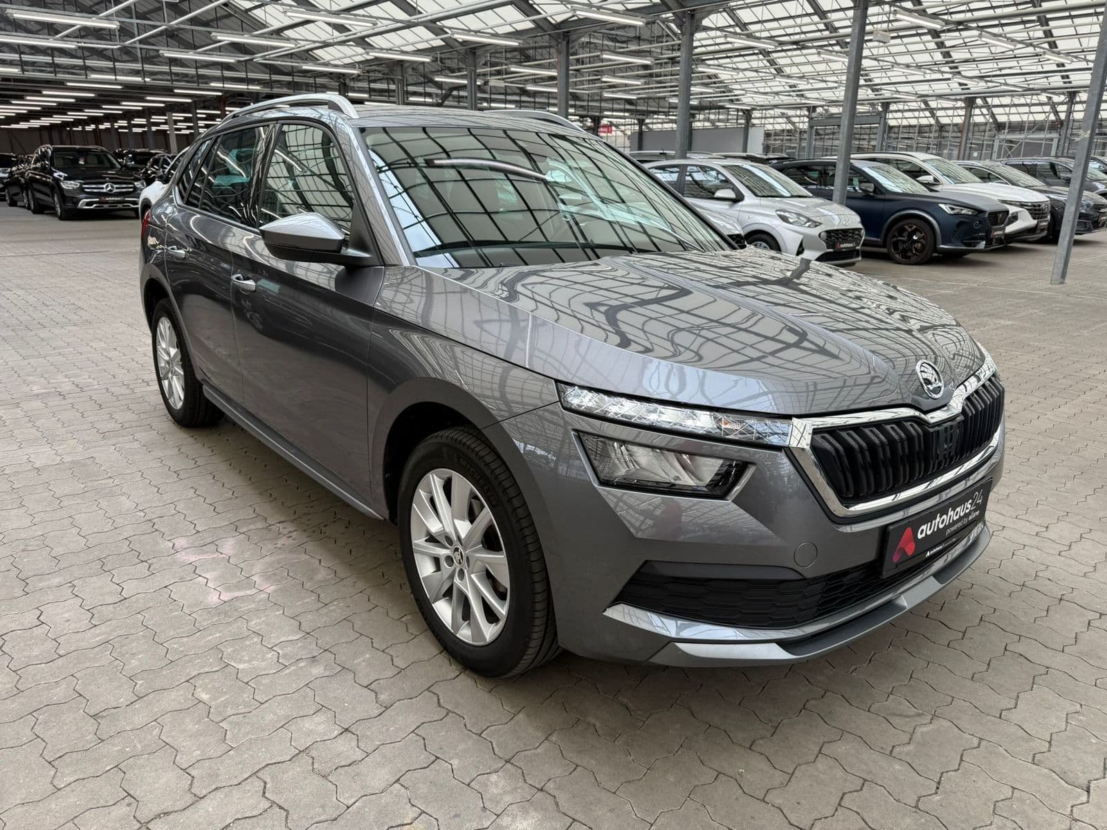 ŠKODA Kamiq SUV / Crossover / Geländewagen SKODA Kamiq 1.0 TSI DSG 81kW Style Sports Utility Vehicle #1