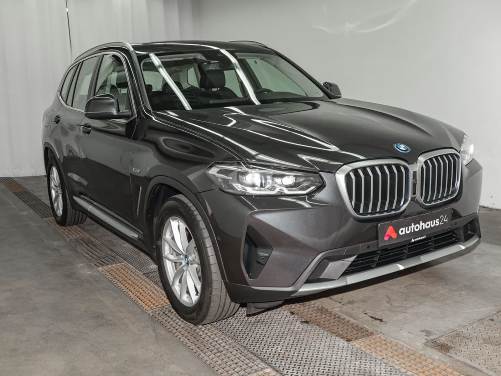 BMW X3 SUV / Crossover / Geländewagen BMW X3 xDrive30e AT Sports Utility Vehicle #1
