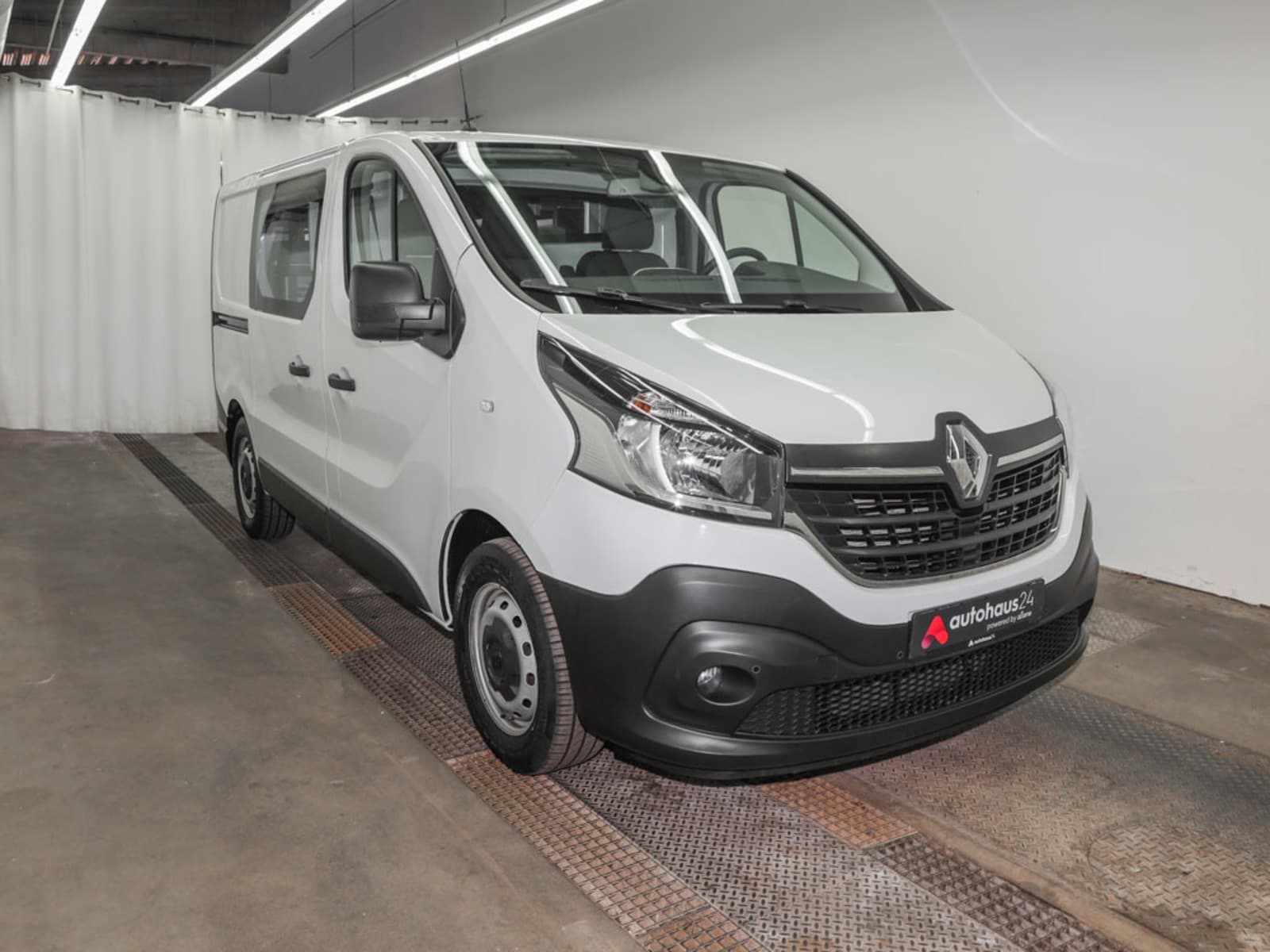 Renault Trafic Transporter RENAULT Trafic L1H1 2.0 ENERGY dCi 120 3,0t Komfort Kastenwagen #1
