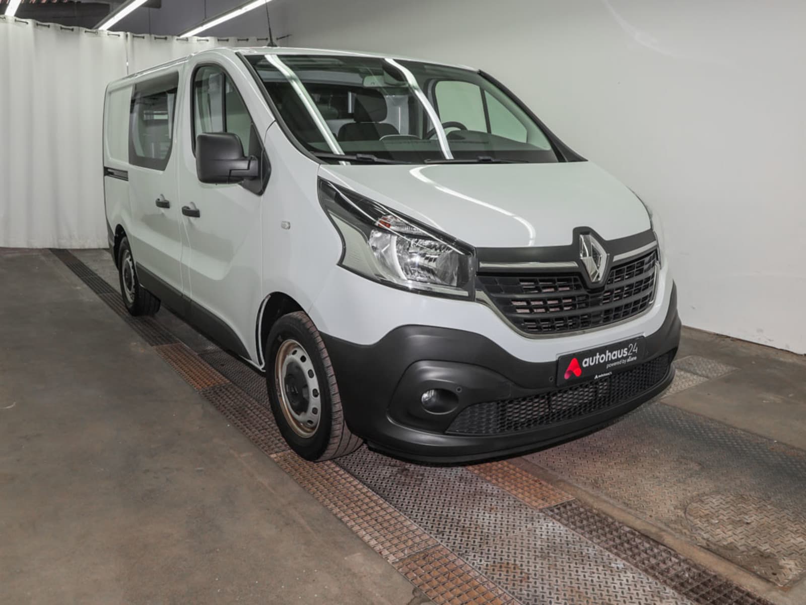 Renault Trafic Transporter RENAULT Trafic L1H1 2.0 ENERGY dCi 120 3,0t Komfort Kastenwagen #1