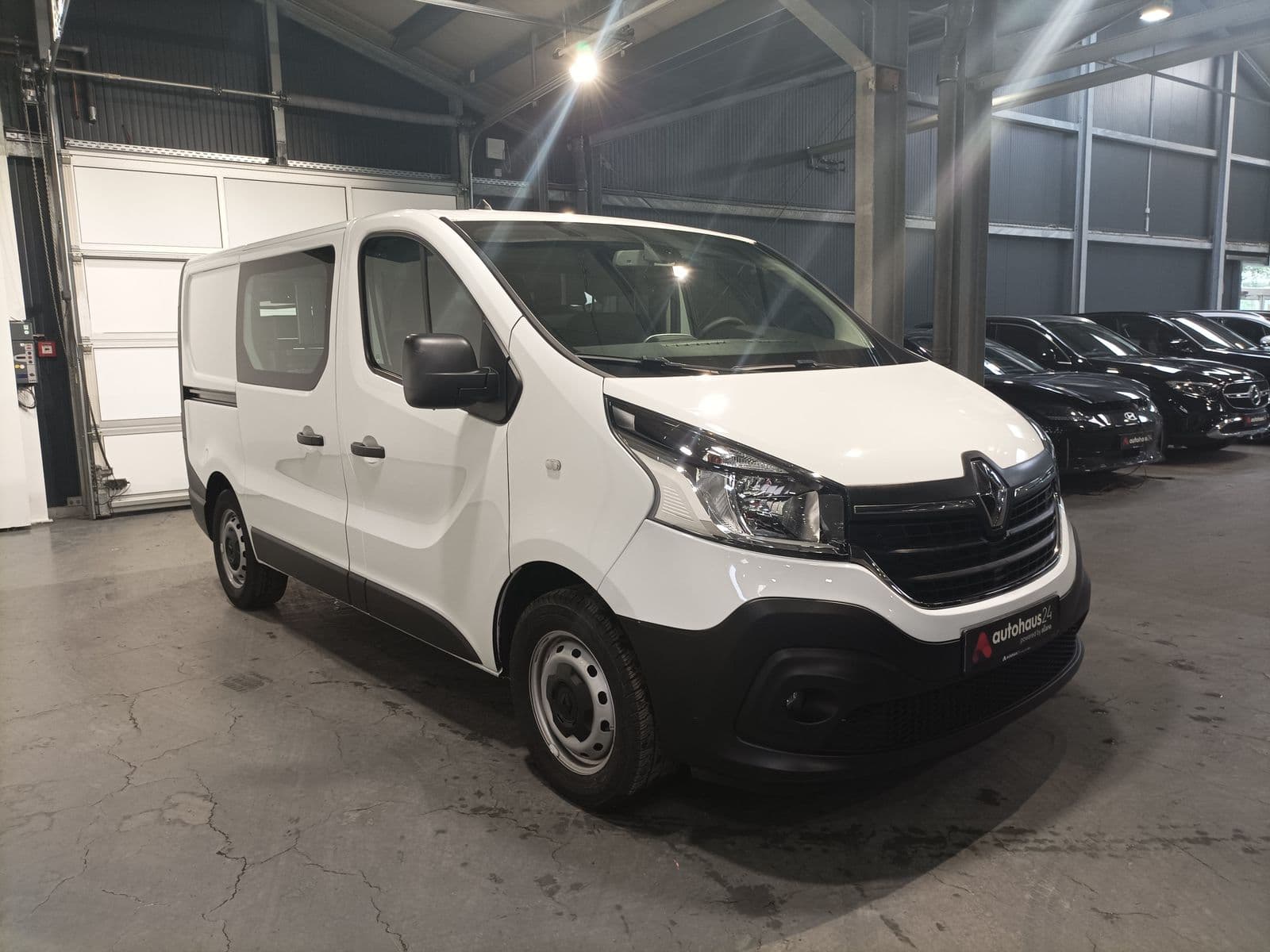 Renault Trafic Transporter RENAULT Trafic L1H1 2.0 ENERGY dCi 120 3,0t Komfort Kastenwagen #1