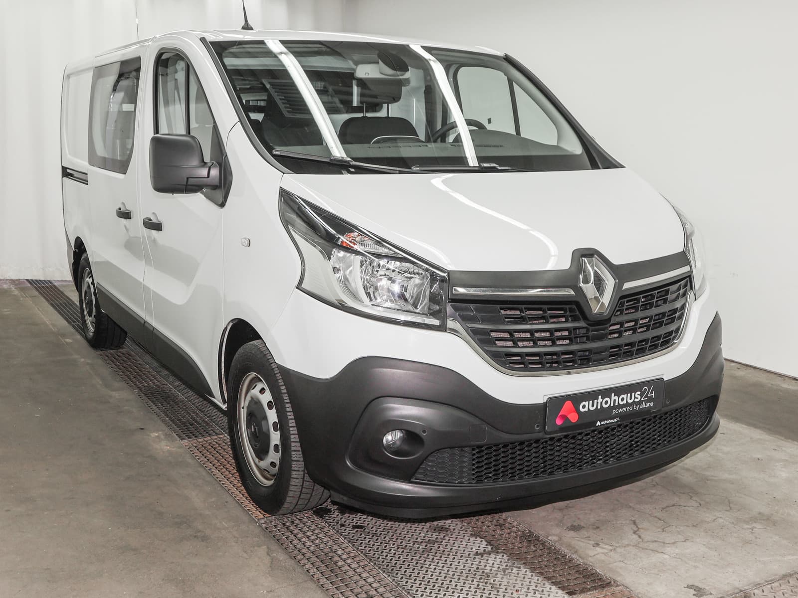 Renault Trafic Transporter RENAULT Trafic L1H1 2.0 ENERGY dCi 120 3,0t Komfort Kastenwagen #1