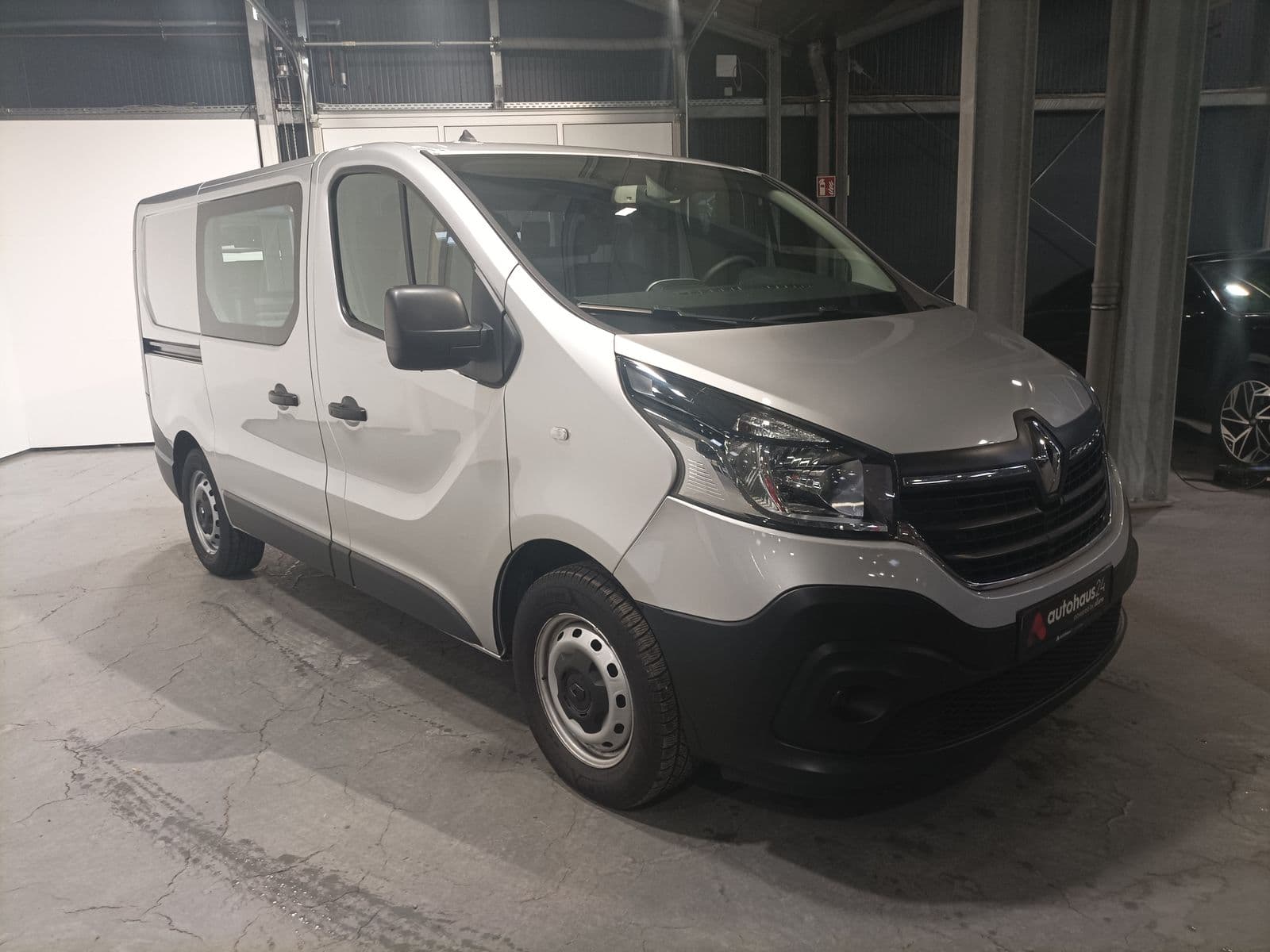Renault Trafic Transporter RENAULT Trafic L1H1 2.0 ENERGY dCi 120 3,0t Komfort Kastenwagen #1