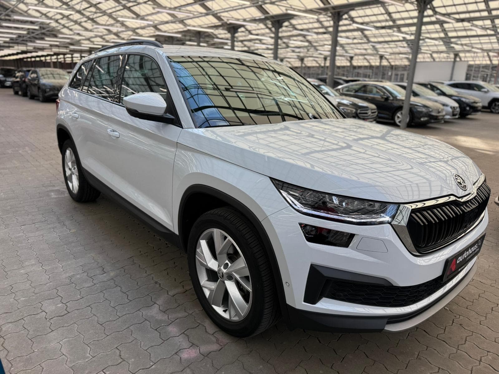ŠKODA Kodiaq SUV / Crossover / Geländewagen SKODA Kodiaq 1.5l TSI ACT DSG CLEVER Sports Utility Vehicle #1