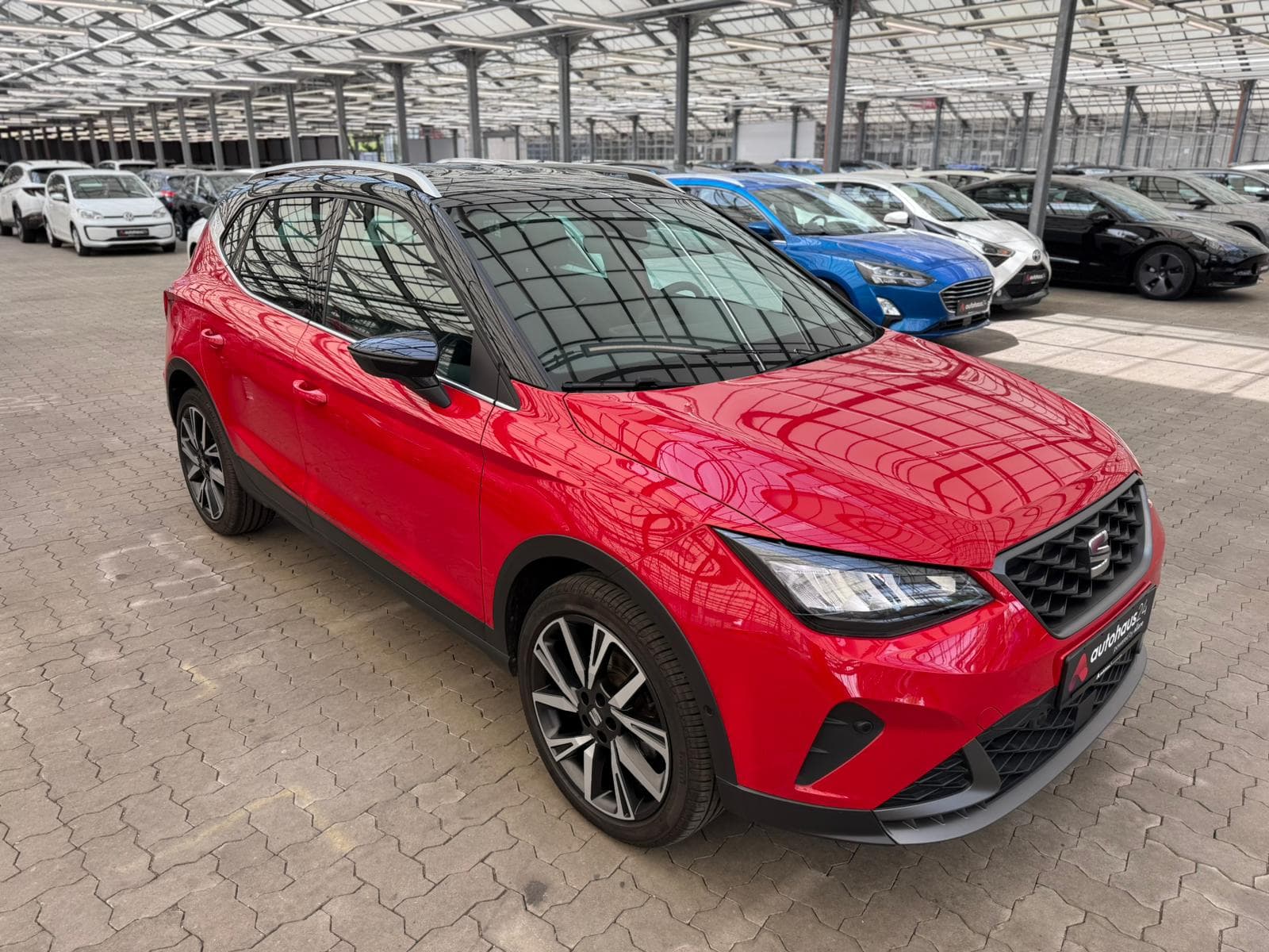 SEAT Arona SUV / Crossover / Geländewagen SEAT Arona 1.5 TSI 110kW FR DSG Sports Utility Vehicle #1