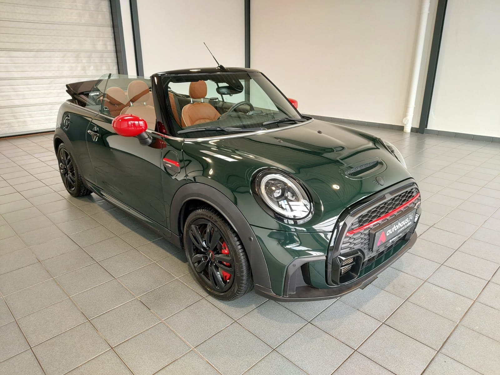MINI Cabrio Cabrio / Roadster MINI MINI JCW Cabrio John Cooper Works Trim Cabriolet